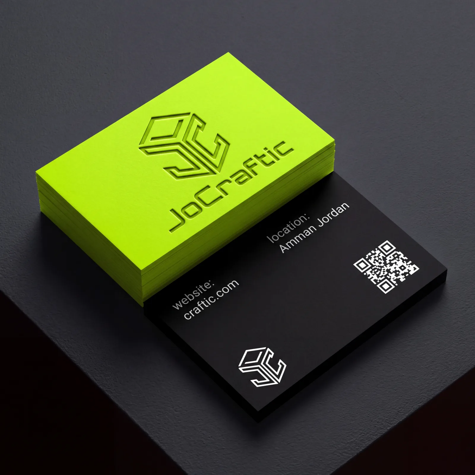 بطاقات أعمال مدمج بها رمز QR
